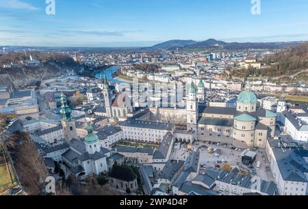 Die Altstadt von Salzburg von der Festung Hohensalzburg und dem Dom Stockfoto