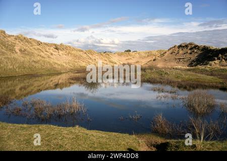 The Devil's Hole, eine große Dünenlandschaft im Ravenmeols Sandhills Local Nature Reserve, Formby, Sefton Coast, Großbritannien Stockfoto