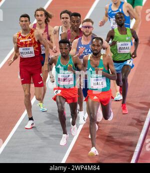 Selemon Barega und GetNet Wale aus Äthiopien traten im 3000 m langen Herrenfinale bei den Leichtathletik-Hallenweltmeisterschaften in der Emirates Arena in Glasgow, SC an Stockfoto