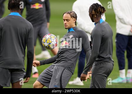 Madrid, Spanien. März 2024. MADRID, SPANIEN - 2024.03.05: Xavi Simons vom RB Leipzig im Training am Vorabend des Achtelfinales der UEFA Champions League, im zweiten Auslegespiel zwischen Real Madrid CF und RB Leipzig im Santiago Bernabeu Stadion in Madrid, Spanien am 5. März 2024. Quelle: SOPA Images Limited/Alamy Live News Stockfoto