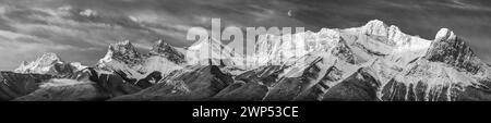 Blick auf die Berge, Mount Lougheed, Kananaskis Country, Alberta, Kanada Stockfoto