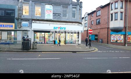 Sparer Store im Stadtzentrum von Wishaw Stockfoto