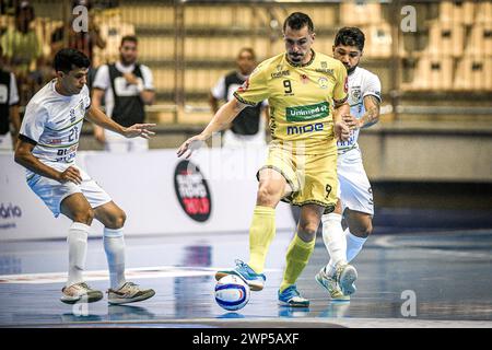 5. März 2024, Jaragua do Sul, Santa Catarina, Brasilien: SANTA CATARINA (SC), 05.03.2024- MEISTERSCHAFT/FUTSAL/SUPERCUP-Lanze des Spiels zwischen Praia Clube und Apodi Futsal für den Männer Futsal Super Cup 2024, gespielt am Dienstag, 5. März, in der Arena Jaragua do Sul, Santa Catarina. (Kreditbild: © Richard Ferrari/TheNEWS2 via ZUMA Press Wire) NUR REDAKTIONELLE VERWENDUNG! Nicht für kommerzielle ZWECKE! Stockfoto