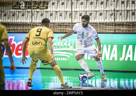 5. März 2024, Jaragua do Sul, Santa Catarina, Brasilien: SANTA CATARINA (SC), 05.03.2024- MEISTERSCHAFT/FUTSAL/SUPERCUP-Lanze des Spiels zwischen Praia Clube und Apodi Futsal für den Männer Futsal Super Cup 2024, gespielt am Dienstag, 5. März, in der Arena Jaragua do Sul, Santa Catarina. (Kreditbild: © Richard Ferrari/TheNEWS2 via ZUMA Press Wire) NUR REDAKTIONELLE VERWENDUNG! Nicht für kommerzielle ZWECKE! Stockfoto