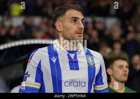 Sheffield, Großbritannien. März 2024. Sheffield Wednesday Verteidiger Pol Valentin (14) während des Sheffield Wednesday FC gegen Plymouth Argyle FC im Hillsborough Stadium, Sheffield, England, Vereinigtes Königreich am 5. März 2024 Credit: Every Second Media/Alamy Live News Stockfoto