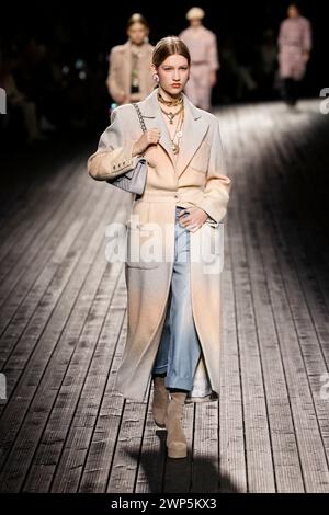 Paris, Frankreich. März 2024. CHANEL Herbst/Winter 2024 Runway während der Pariser Fashion Week am 2024. Februar - Paris, Frankreich 05/03/2024 Credit: dpa/Alamy Live News Stockfoto