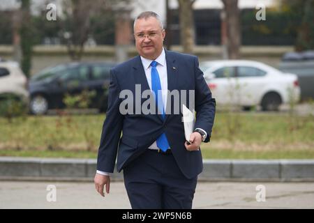 Bukarest, Rumänien - 5. März 2024: Nicolae Ciuca, Chef des rumänischen Senats und Präsident der Nationalen Liberalen Partei (PNL), trifft am PNL-Hauptquartier in Bukarest ein. Die Europäische Volkspartei (EVP) bringt 2000 Teilnehmer aus 44 Ländern zusammen, um am 6. Und 7. März 2024 ihren Kongress 2024 in Bukarest abzuhalten, dessen Programm sich auf die Vorbereitungen für die Wahlen zum Europäischen Parlament im Juni konzentriert und den Spitzenkandidaten der Partei wählt. Quelle: Lucian Alecu/Alamy Live Stockfoto