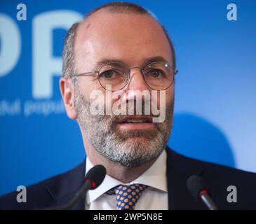 Bukarest, Rumänien - 5. März 2024: Manfred Weber, Präsident der Europäischen Volkspartei, spricht während der gemeinsamen Erklärungen mit Nicolae Ciuca (nicht im Bild), dem Chef des rumänischen Senats und Präsidenten der Nationalen Liberalen Partei, im liberalen Hauptquartier in Bukarest. Die Europäische Volkspartei (EVP) bringt 2000 Teilnehmer aus 44 Ländern zusammen, um am 6. Und 7. März 2024 ihren Kongress 2024 in Bukarest abzuhalten, dessen Programm sich auf die Vorbereitungen für die Wahlen zum Europäischen Parlament im Juni konzentriert und den Spitzenkandidaten der Partei wählt. Quelle: Lucian Alecu/Alamy Live Stockfoto