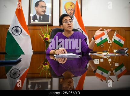 Neu-Delhi, Indien. März 2024. NEW DELHI, INDIEN - 5. MÄRZ: Atishi Marlena, Finanzminister von Delhi, während eines Interviews in Vidhan Sabha am 5. März 2024 in Neu-Delhi, Indien. (Foto: Sanchit Khanna/Hindustan Times/SIPA USA) Credit: SIPA USA/Alamy Live News Stockfoto