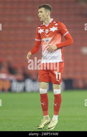 Conor Grant of Barnsley während des Spiels Barnsley gegen Bolton Wanderers in Oakwell, Barnsley, Großbritannien, 5. März 2024 (Foto: Alfie Cosgrove/News Images) Stockfoto