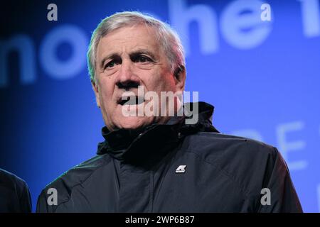 Pescara, Italien. März 2024. Antonio Tajani spricht während einer Kundgebung für die Abruzzen-Regionalwahlen in Pescara zur Unterstützung von Marco Marsilio. (Foto: Elena Vizzoca/SOPA Images/SIPA USA) Credit: SIPA USA/Alamy Live News Stockfoto