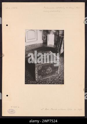 Ein Spielerstück für den Sarg, der mit Königin Maria Kazimiera aus dem Nationalmuseum in Warschau verbunden ist, fotografiert von Zofia BU Akowska im Jahr 1920, das allgemeine Struktur und Design zeigt. Stockfoto