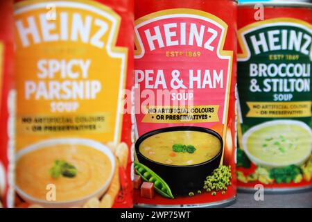 Dosen von Heinz-Suppe Stockfoto