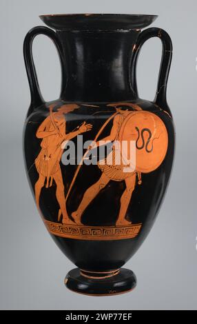 Eine rotfigurige Amphore des Malers Alkiachosa aus dem Jahr 470-440 v. Chr., die griechische mythologische Szenen oder Szenen des täglichen Lebens auf Terrakotta-Keramik zeigt. Stockfoto