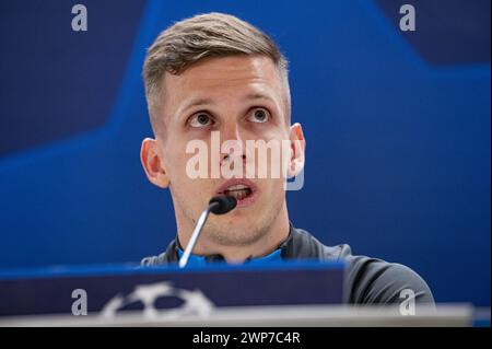 Madrid, Spanien. März 2024. Dani Olmo vom RB Leipzig war auf der Pressekonferenz am Tag vor der zweiten Etappe des Achtelfinale des Fußballspiels der Champions League gegen Real Madrid im Santiago Bernabeu Stadion in Madrid zu sehen. Quelle: Unabhängige Fotoagentur/Alamy Live News Stockfoto