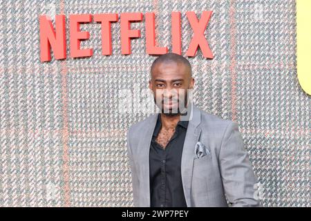 Mark Ebulue, THE GENTLEMEN UK Series Global Premiere, Theatre Royal, Drury Lane, London, UK, 5. März 2024, Foto: Richard Goldschmidt Stockfoto