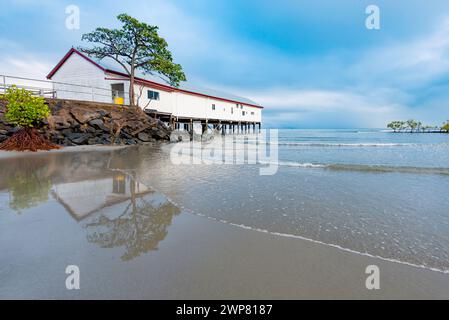 Das Kulturerbe ist die Wood Sugar Wharf in Port Douglas, nördlich von Queensland in Australien Stockfoto