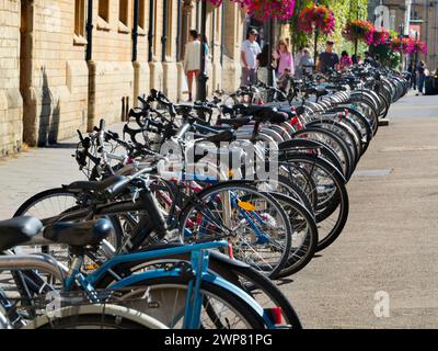 Balliol wurde 1263 gegründet und ist eines der ältesten und größten Colleges von Oxford; es liegt an der Broad Street, im historischen Herzen der Stadt und immer wieder Stockfoto