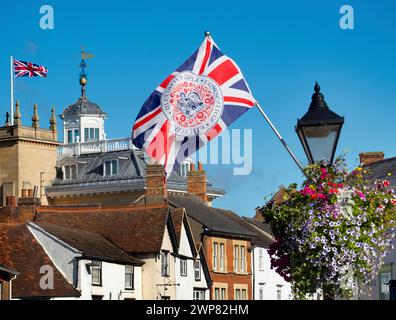 Abingdon behauptet, die älteste Stadt in England zu sein. Hier befinden wir uns auf der mittelalterlichen Brücke über die Themse und blicken nach Norden in Richtung Abingdon Museum und dem To Stockfoto