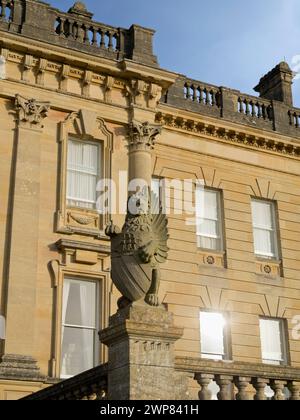 Heythrop Park ist ein 440 Hektar großer Park im Herzen der Cotswolds. Es hat ein denkmalgeschütztes Landhaus aus dem frühen 18. Jahrhundert, das jetzt konvertiert ist Stockfoto