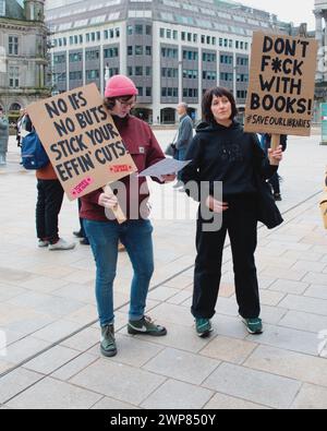 Birmingham, Großbritannien. März 2024. Der Bürgerrat von Birmingham protestierte gegen die Finanzkrise, Hunderte von Demonstranten versammelten sich am Victoria Square. Stockfoto