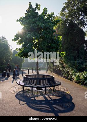 Mein Heimatdorf Radley hat das Glück, einen Hauptbahnhof zu haben, der es mit London, Oxford und den Midlands verbindet. Dieses Bild zeigt ein abstraktes p Stockfoto