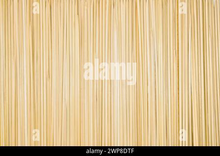 Der Shish Kebab klebt flach nebeneinander, Hintergrund Stockfoto