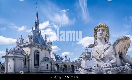 Ein malerischer Blick auf das atemberaubende Chateau de Chantilly in Frankreich Stockfoto