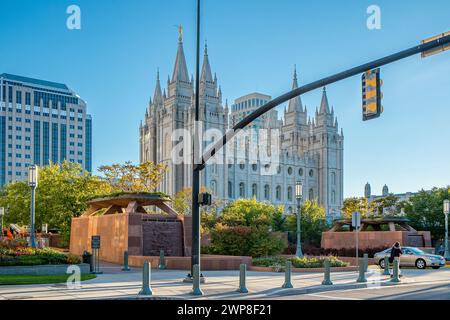 Salt Lake Temple oder die Kirche Jesu Christi der Heiligen der Letzten Tage an einem sonnigen Morgen in Salt Lake City, Utah. Stockfoto