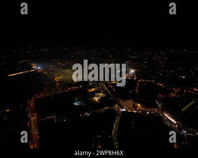Das Feuerwerk bei Nacht während der Festa de Sao Joao do Porto in Porto, Portugal Stockfoto