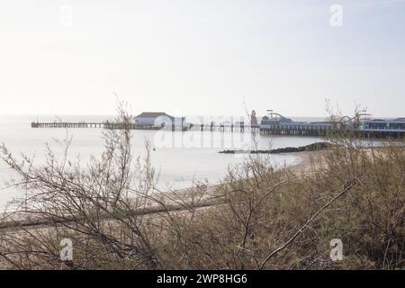 Blick auf den Clacton Pier bei Clacton on Sea in Essex im Vereinigten Königreich Stockfoto