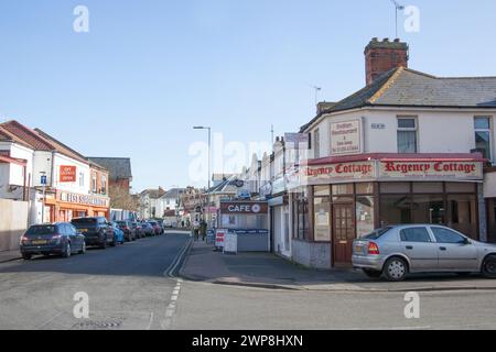 Blick auf die Colne Road in Clacton, Essex, Großbritannien Stockfoto