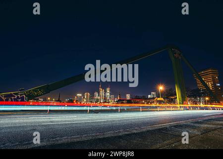 Frankfurt am Main - Skyline bei Nacht 05.03.24: Die Frankfurter Skyline bei Nacht. Frankfurt Main Skyline Hessen Deutschland *** Frankfurt am Main Skyline bei Nacht 05 03 24 die Frankfurt Skyline bei Nacht Frankfurt Main Skyline Hessen Deutschland IMG-20240128-WA0005 Stockfoto