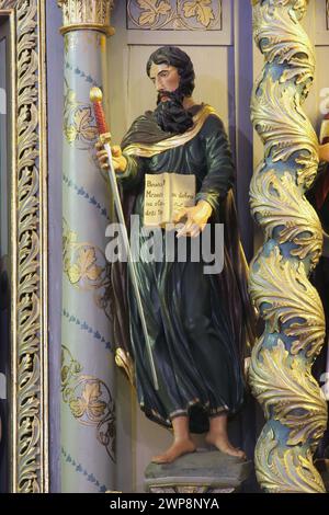 St. Paul, Statue auf dem Hochaltar in der Pfarrkirche der Heilig-Kreuz-Versteigerung in Kriz, Kroatien Stockfoto