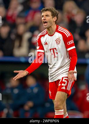 05.03.2024, Fussball UEFA Championsleague 2023/2024: Achtelfinale, FC Bayern München - Lazio Rom, in der Allianz-Arena München. Thomas Müller FC Bayern München in Rage ***DFL- und DFB-Vorschriften verbieten jede Verwendung von Fotografien als Bildsequenzen und/oder Quasi-Video.*** 05.03.2024. Championsleague, FCB-Latium Rom 05.03.2024. Championsleague, FCB-Lazio Rom *** 05 03 2024, Fußball UEFA Championsleague 2023 2024 Achtelfinale, FC Bayern München Lazio Rom, in der Allianz Arena München Thomas Müller FC Bayern München in Rage DFL und DFB verbieten jede Verwendung von Fotografien als Bildsequenzen und o Stockfoto