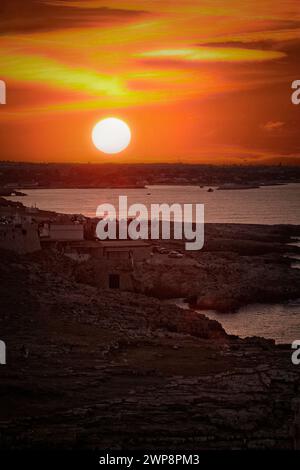 Italien Apulien Polignano a Mare (BA): Blick auf die Küste Stockfoto