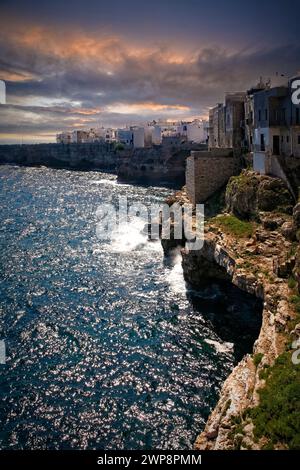 Italien Apulia Polignano A Mare (BA) Blick auf das Dorf Stockfoto