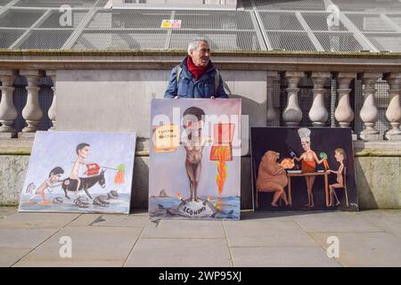 London, England, Großbritannien. März 2024. Der politische Künstler KAYA MAR steht außerhalb der Downing Street mit seinen Kunstwerken, die den Finanzminister Jeremy Hunt zeigen, während sich Anti-Tory-Demonstranten am Budget Day versammeln. (Kreditbild: © Vuk Valcic/ZUMA Press Wire) NUR REDAKTIONELLE VERWENDUNG! Nicht für kommerzielle ZWECKE! Stockfoto