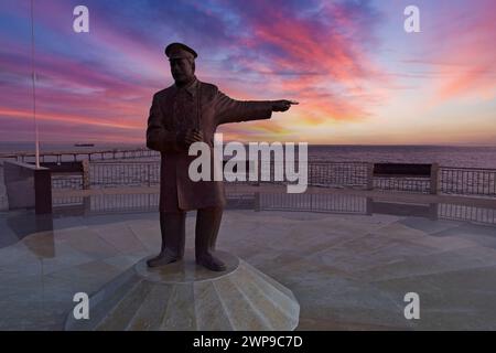 Ein Denkmal für Luis Pardo, einen chilenischen Marineoffizier, der die Expedition leitete, um Sir Ernest Shackleton und seine gestrandeten Besatzungsmitglieder zu retten. Stockfoto