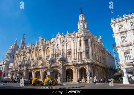 Großes Theater von Havanna (Gran Teatro de la Habana) am Paseo del Prado im Central Park (Parque Central) in Old Havana (La Habana Vieja), Kuba. Old Hava Stockfoto