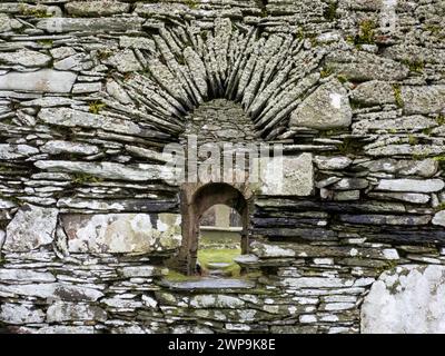 Kilnave Chapel am Loch Gruinart, Islay, Schottland, Großbritannien, die Ende der 1300er Jahre erbaut wurde Stockfoto