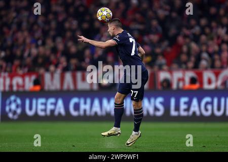 München, Deutschland. März 2024. Adam Marusic von SS Lazio in der zweiten Runde des Achtelfinales der UEFA Champions League zwischen FC Bayern München und SS Lazio am 5. März 2024 in München. Quelle: Marco Canoniero/Alamy Live News Stockfoto