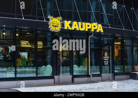 Fanshop für das Sportteam Ilves in der Nokia Arena in Tampere, Finnland. Januar 2024. Stockfoto