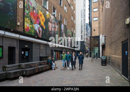 Soho Photography Quarter ein kultureller Freiluftbereich für Ausstellungen und Veranstaltungen rund um die Ramillies Street London, Großbritannien Stockfoto