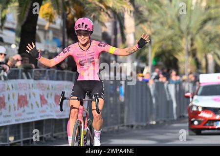 Pietra Ligura, Italien. März 2024. Kim Cadzow (EF Education - Cannondale) während Femminile - Trofeo Ponente Rosa - Bordighera/Pietra Ligure, Straßenradrennen in Pietra Ligura, Italien, 06. März 2024 Credit: Independent Photo Agency/Alamy Live News Stockfoto