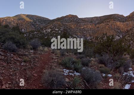 Blick auf den Waldron Canyon am Grand Canyon Arizona, südwestlich des Hermit Canyon im Winter, nahe Sonnenuntergang. Stockfoto
