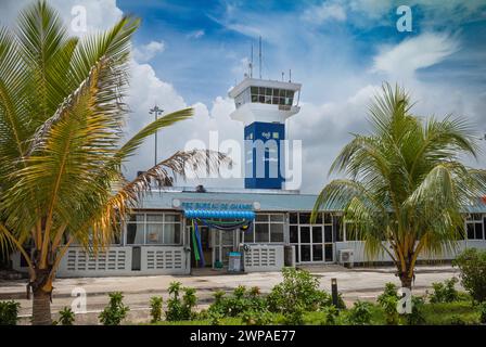 Der Kontrollturm und die Gebäude am Abeid Amani Karume International Airport, Sansibar Airport, Tansania Stockfoto