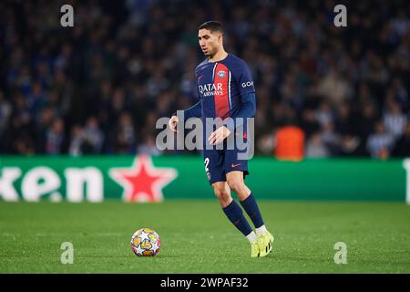 Achraf Hakimi aus Paris Saint-Germain mit dem Ball während des UEFA Champions League-Spiels zwischen Real Sociedad und Paris Saint-Germain in der reale Arena Stockfoto