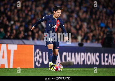 Lee Kang-in von Paris Saint-Germain mit dem Ball während des UEFA Champions League-Spiels zwischen Real Sociedad und Paris Saint-Germain in der reale Arena S Stockfoto