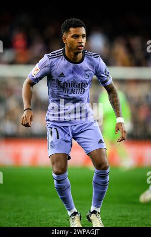 Real Madrids brasilianischer Spieler Rodrygo tritt während eines EA Sports LaLiga-Spiels in Mestalla, Valencia, Spanien, in Aktion. Stockfoto